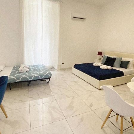 Domus Luigi Leone II Bed & Breakfast Naples Luaran gambar