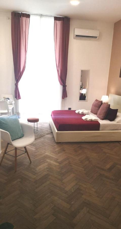 Domus Luigi Leone II Bed & Breakfast Naples Luaran gambar