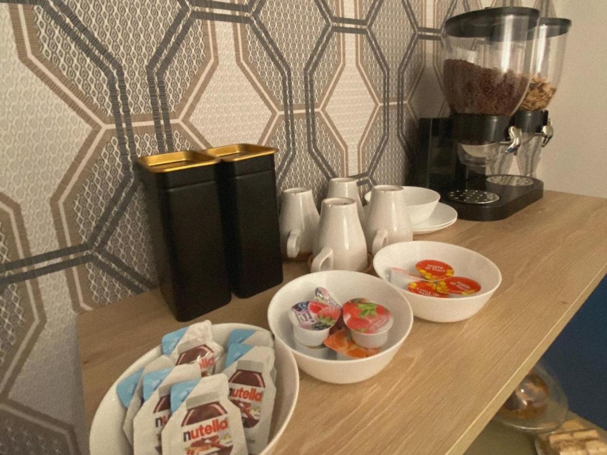 Domus Luigi Leone II Bed & Breakfast Naples Luaran gambar
