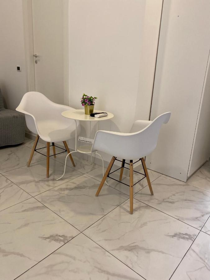 Domus Luigi Leone II Bed & Breakfast Naples Luaran gambar