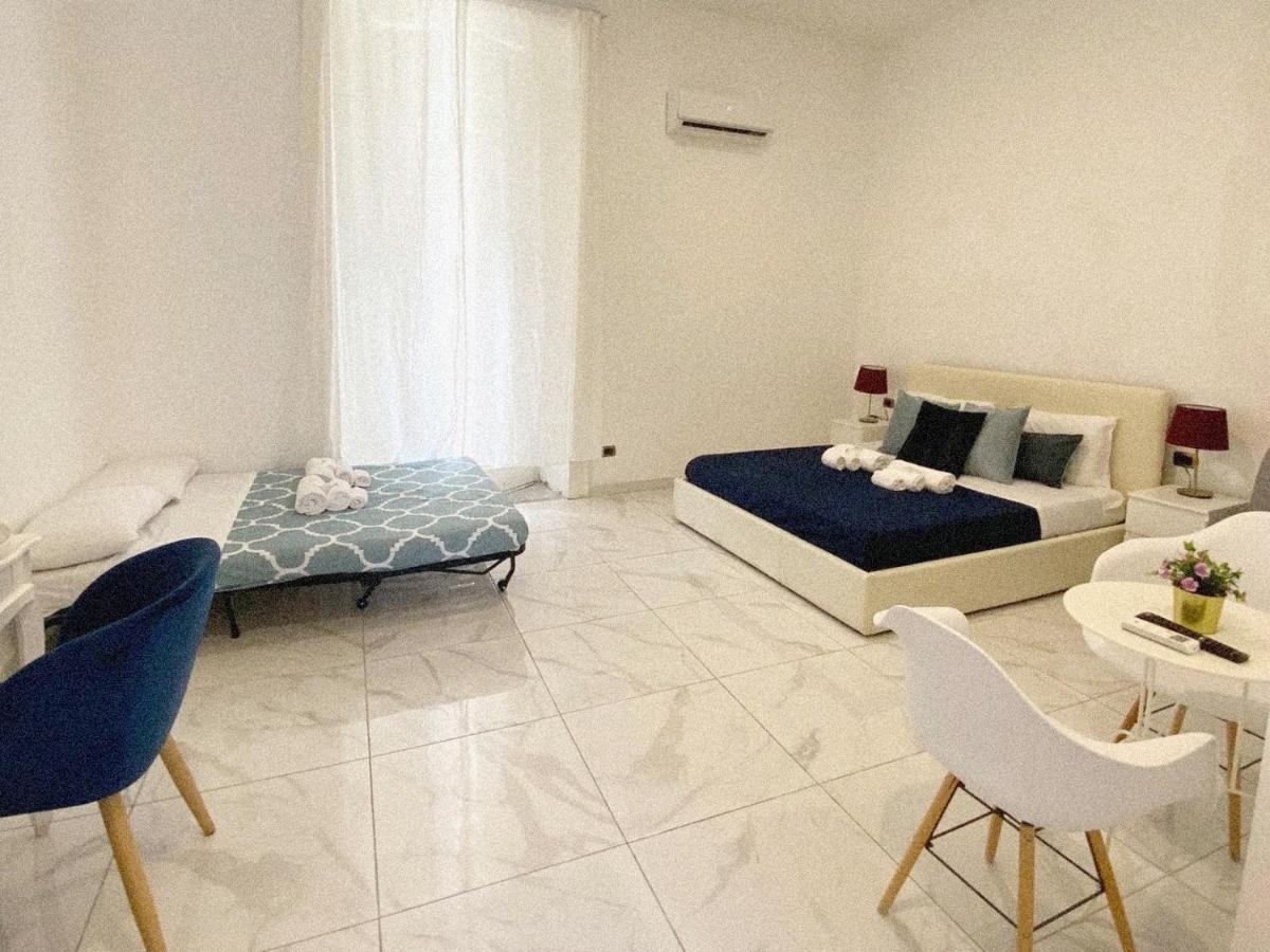 Domus Luigi Leone II Bed & Breakfast Naples Luaran gambar