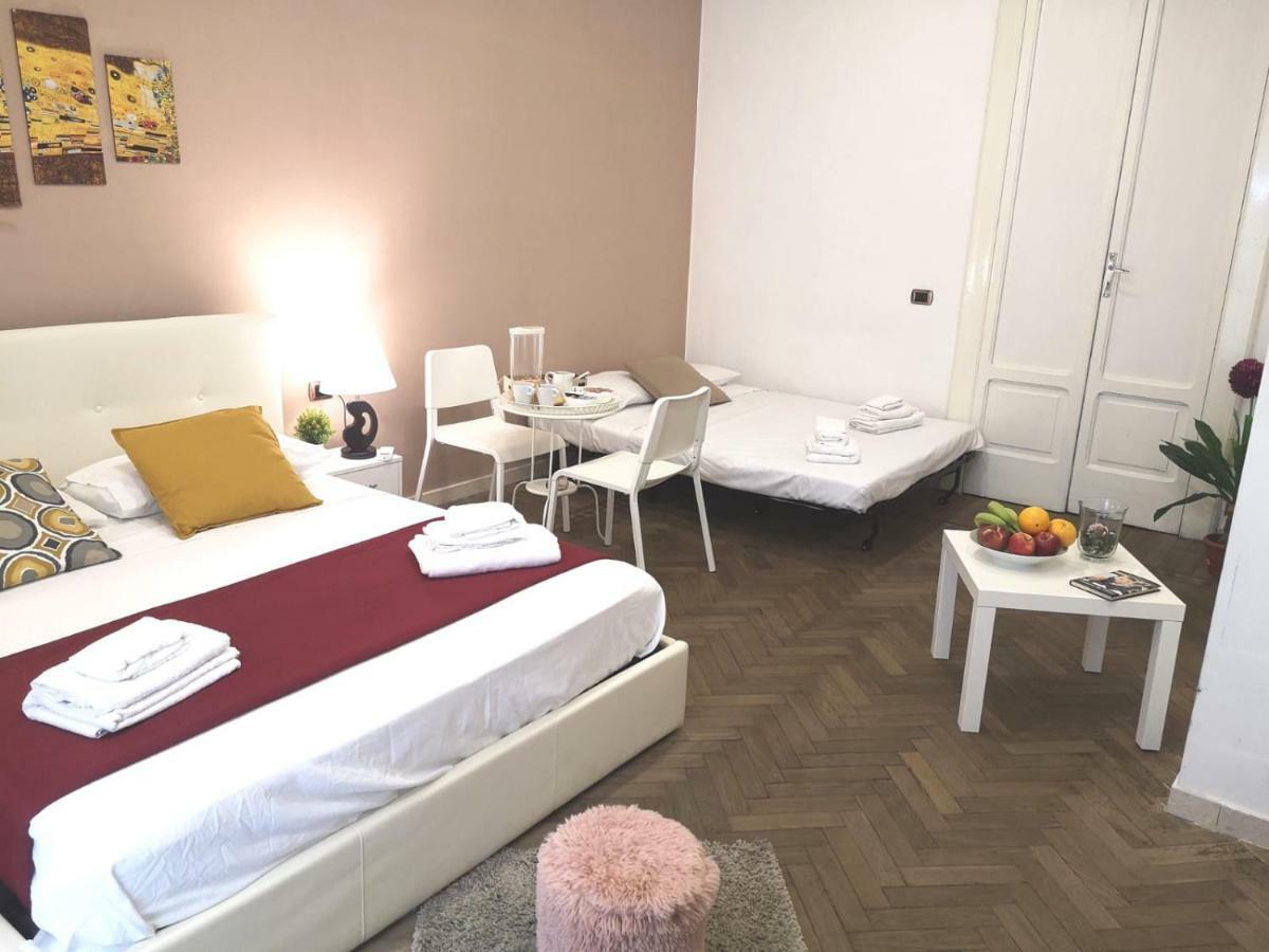 Domus Luigi Leone II Bed & Breakfast Naples Luaran gambar