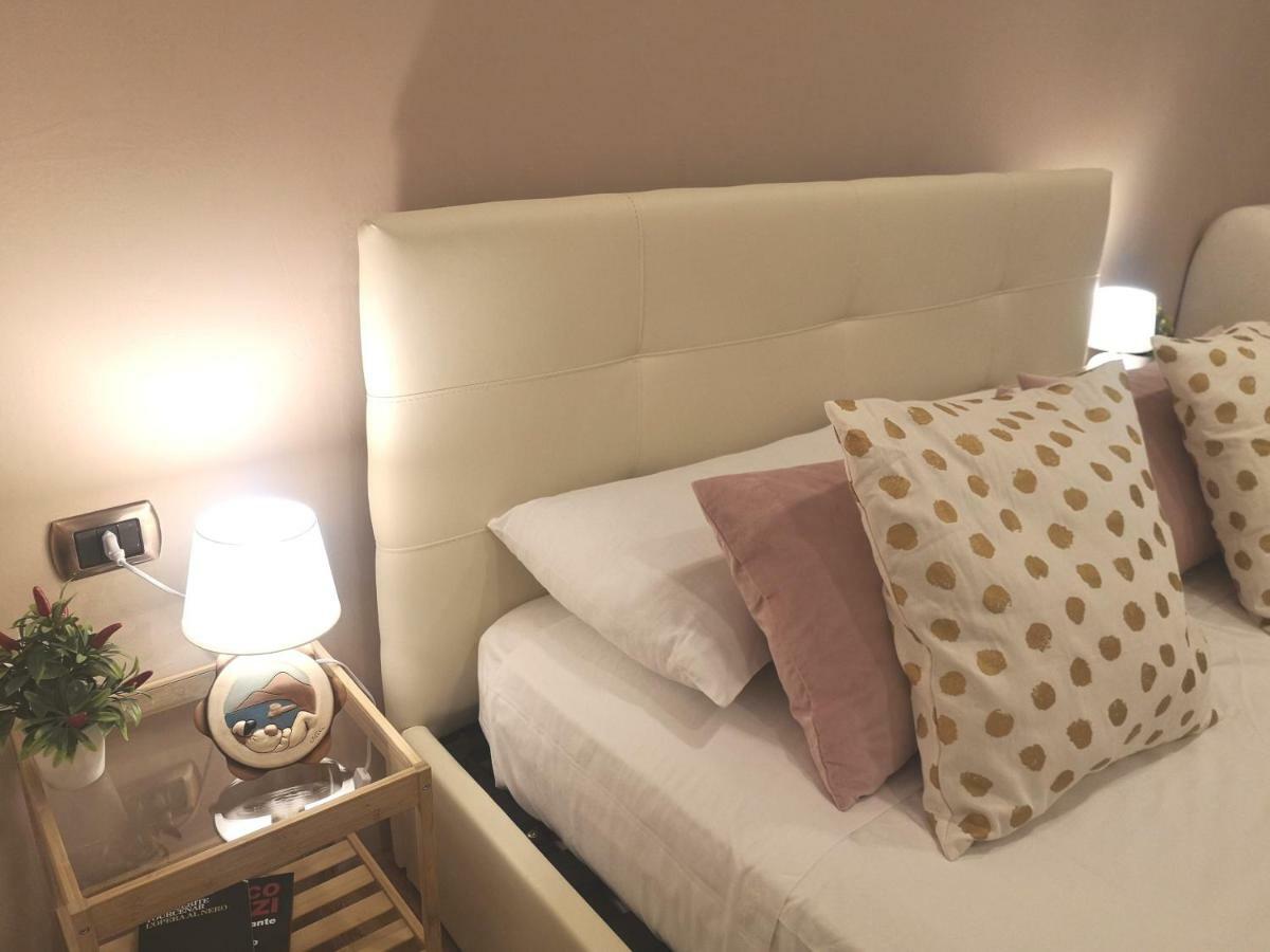 Domus Luigi Leone II Bed & Breakfast Naples Luaran gambar