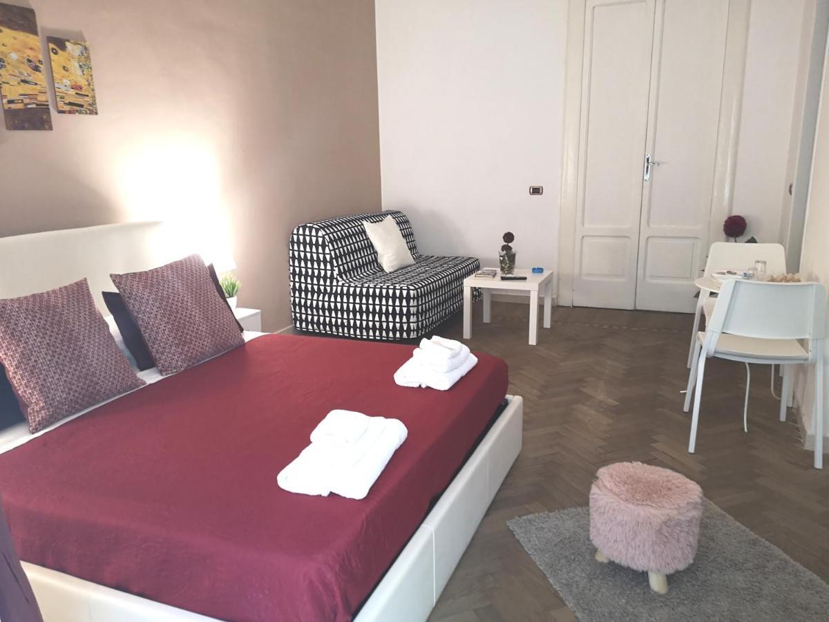 Domus Luigi Leone II Bed & Breakfast Naples Luaran gambar