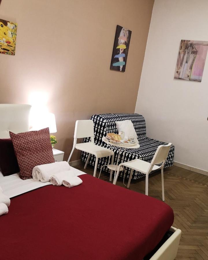 Domus Luigi Leone II Bed & Breakfast Naples Luaran gambar