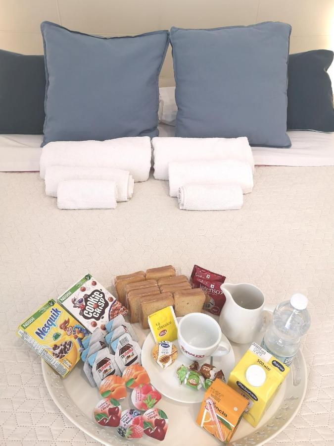 Domus Luigi Leone II Bed & Breakfast Naples Luaran gambar