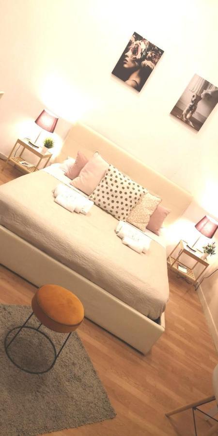 Domus Luigi Leone II Bed & Breakfast Naples Luaran gambar